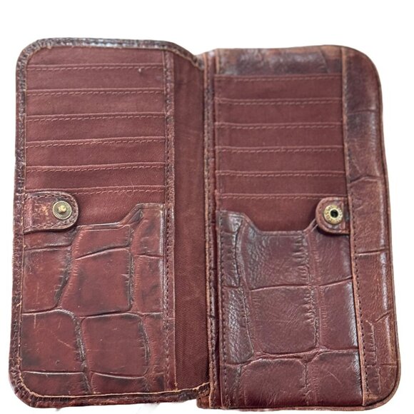 Fossil Brown Faux Alligator Skin Wallet - Picture 3 of 5